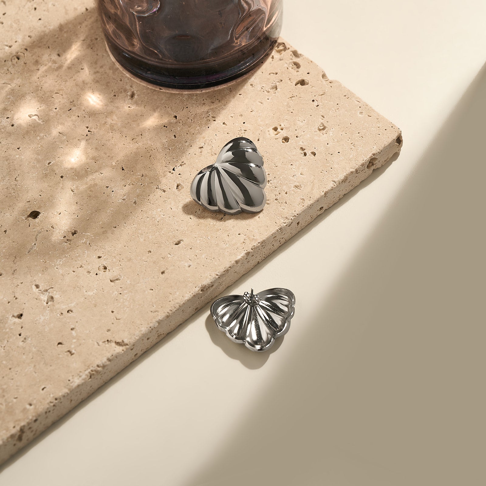 Sculpt Shell Studs Silver
